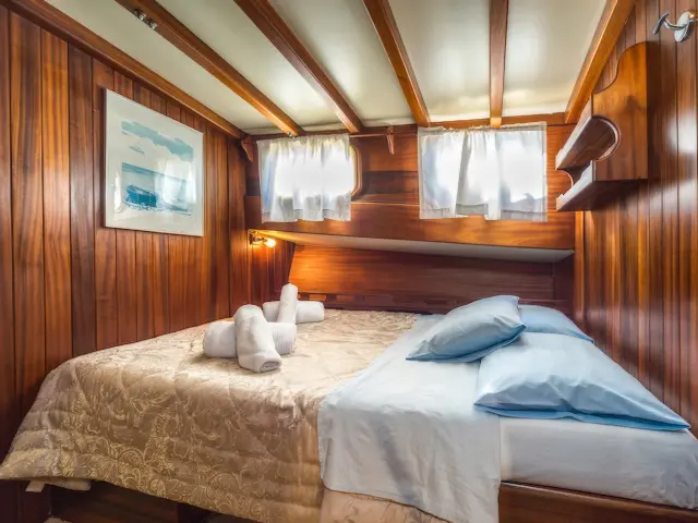 Yacht Angelica cabin