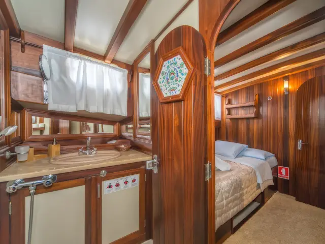 Yacht Angelica cabin