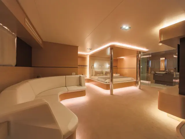 Yacht Omnia cabin