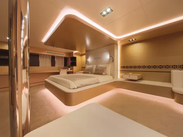 Yacht Omnia cabin
