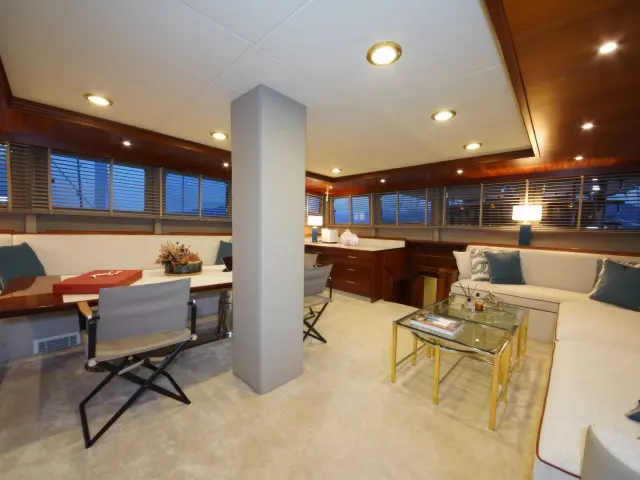 Yacht Mare Nostrum saloon