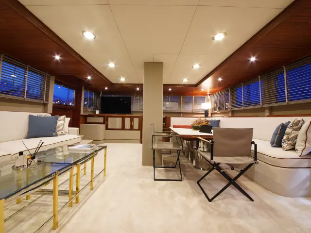 Yacht Mare Nostrum saloon