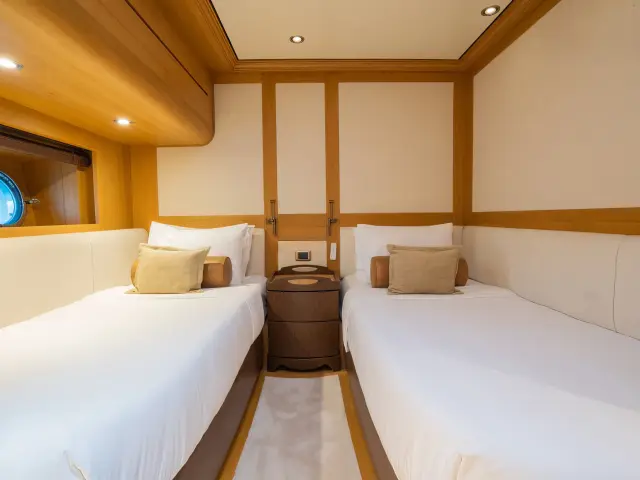 Yacht Zanziba cabin