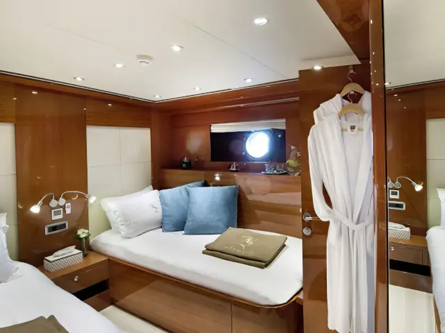 Yacht Mermaid cabin