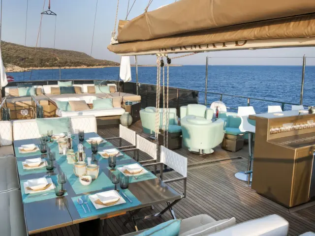 Yacht Mermaid dining area