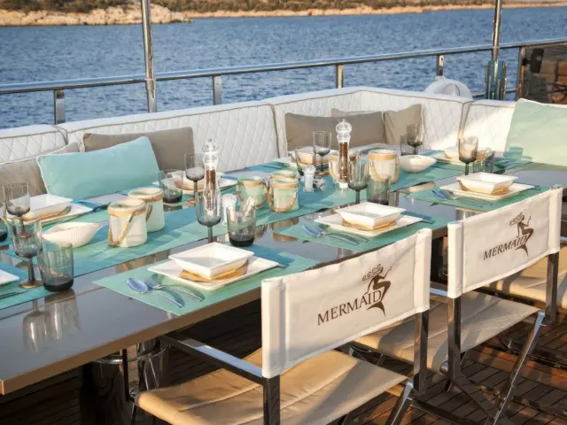 Yacht Mermaid dining table