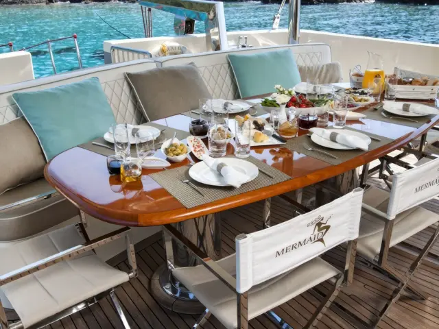 Yacht Mermaid dining table