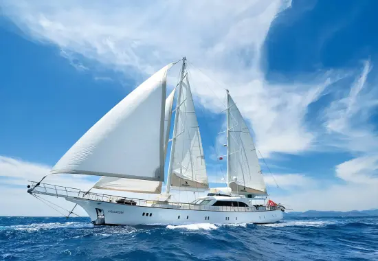 Yacht Alessandro sailing