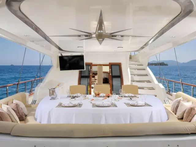 Yacht Alessandro dining area