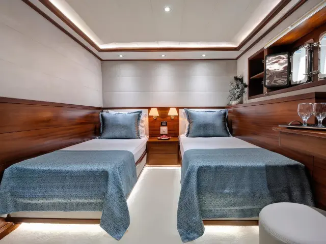 Yacht Alessandro cabin