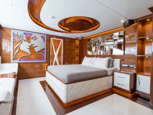 Yacht Sun of Wind cabin