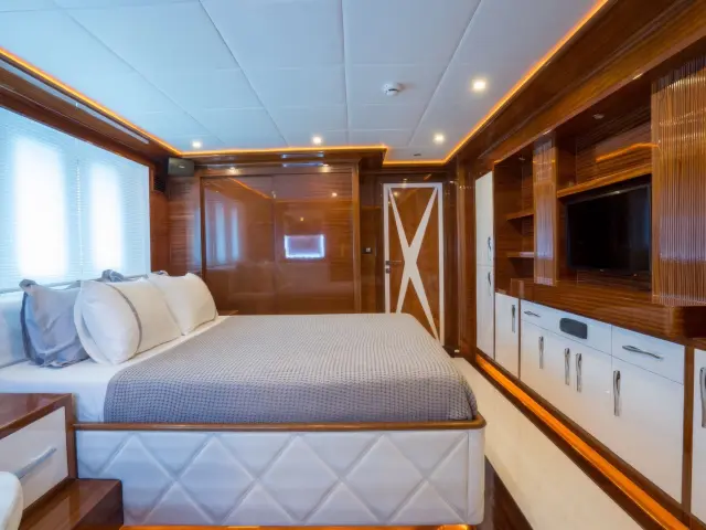 Yacht Sun of Wind cabin