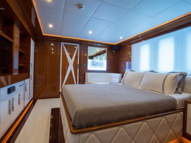 Yacht Sun of Wind cabin