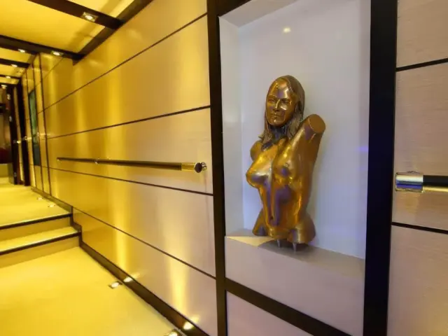 Yacht Perla Del Mare hallway