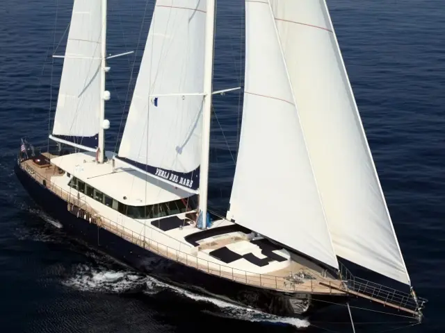 Yacht Perla Del Mare sailing