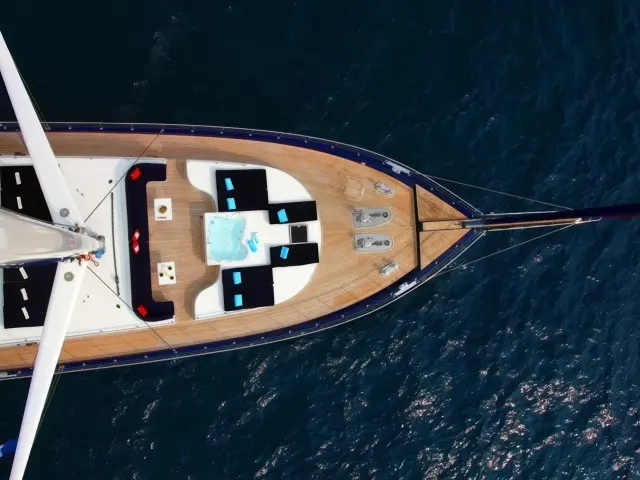 Yacht Perla Del Mare aerial view