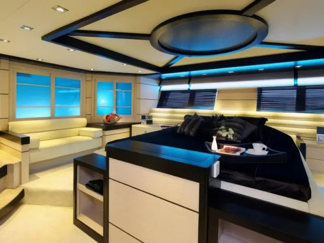 Yacht Perla Del Mare saloon
