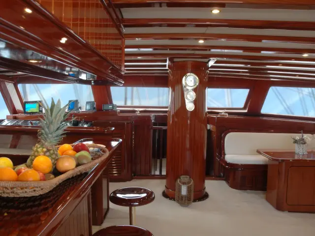 Yacht Matina saloon