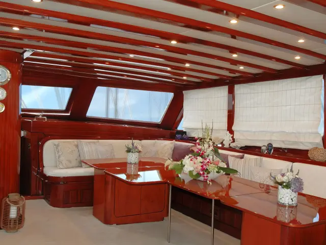 Yacht Matina saloon