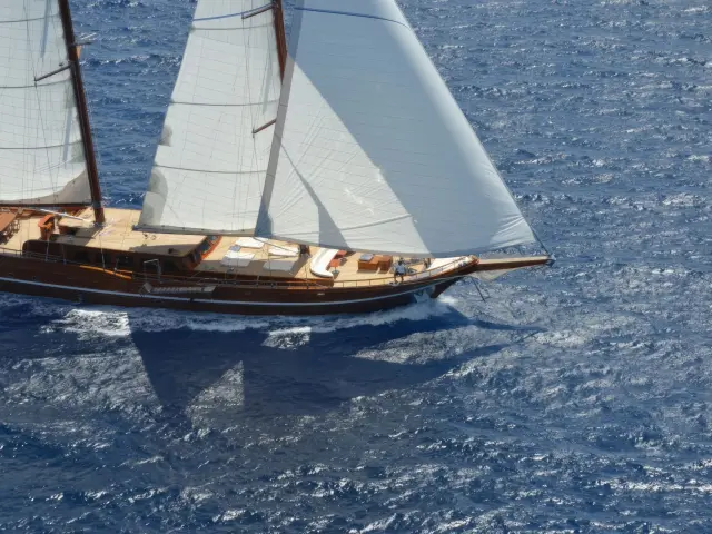 Yacht Cakiryildiz sailing