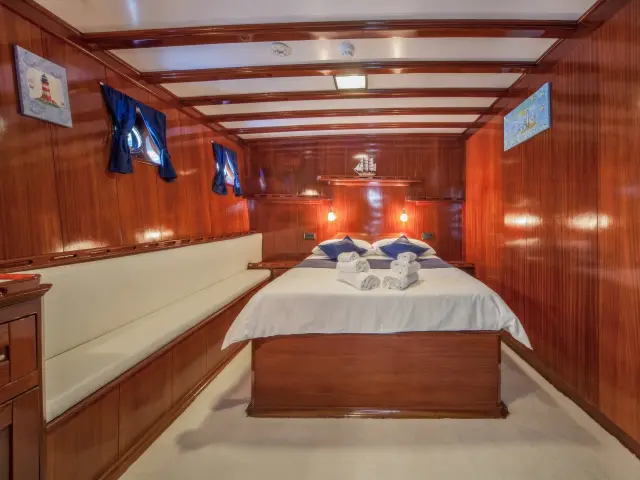 Yacht Stella Maris cabin