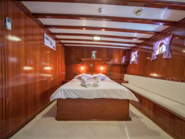 Yacht Stella Maris cabin
