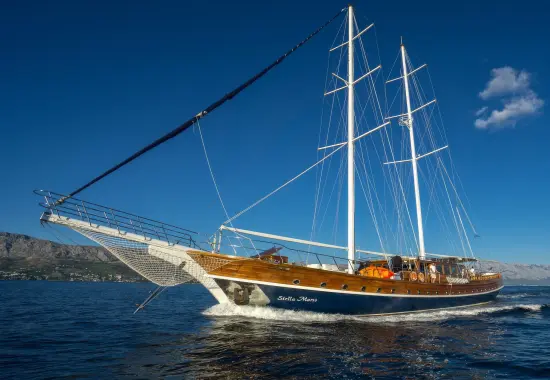 Yacht Stella Maris side view