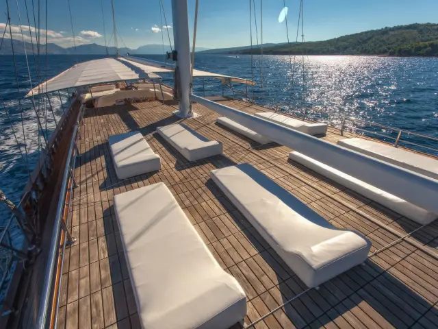 Yacht Stella Maris deck