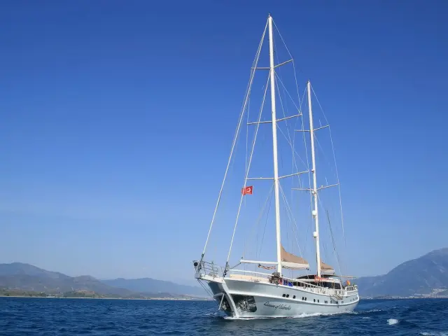 Yacht Queen of Salmakis side view