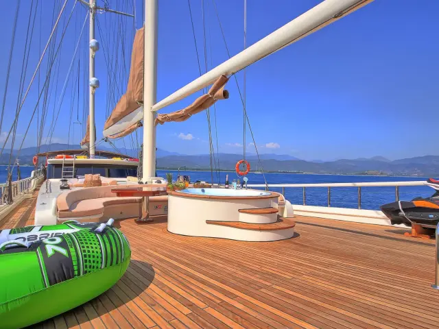 Yacht Queen of Salmakis deck