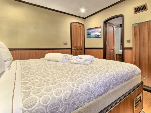 east-med-yachting-queen-of-salmakis_0008