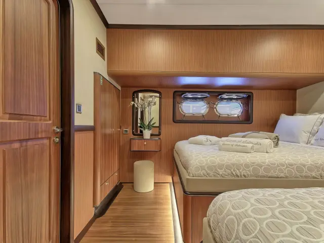 Yacht Queen of Salmakis cabin