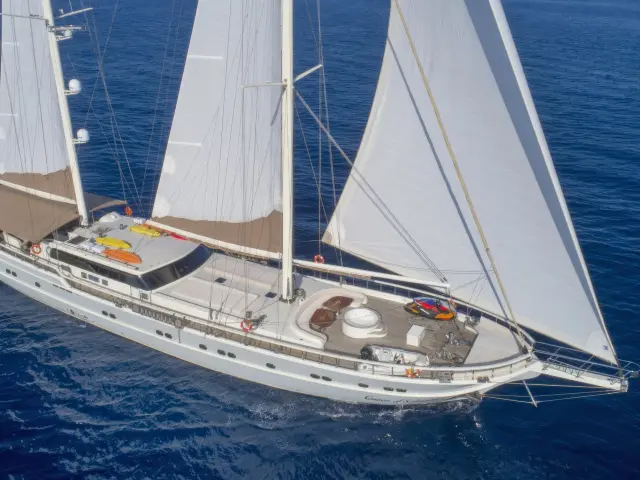 east-med-yachting-queen-of-salmakis_0024