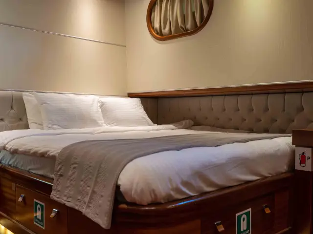 Yacht La Bella Vita cabin