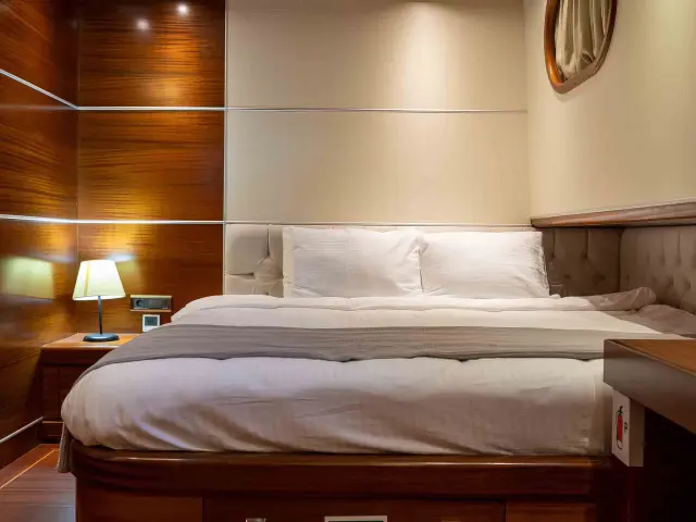 Yacht La Bella Vita cabin