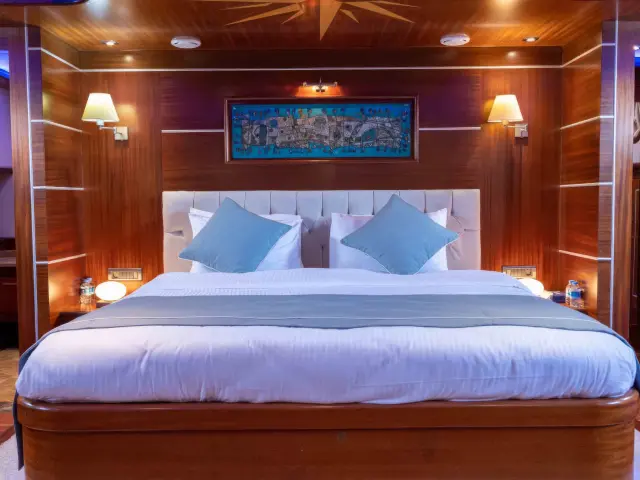 Yacht La Bella Vita cabin