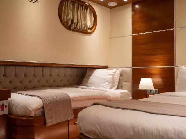 Yacht La Bella Vita cabin