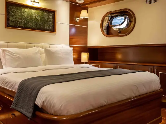 Yacht La Bella Vita cabin