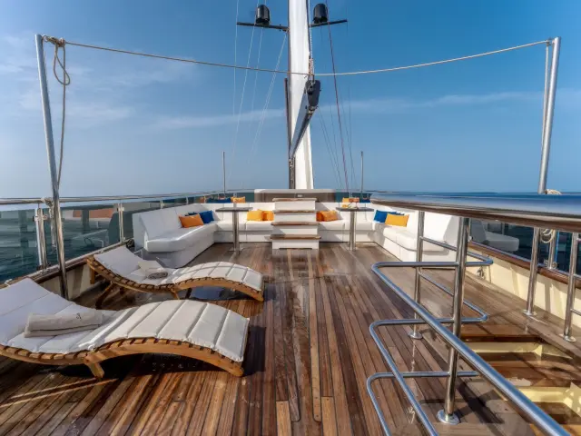 Yacht Santa Clara deck