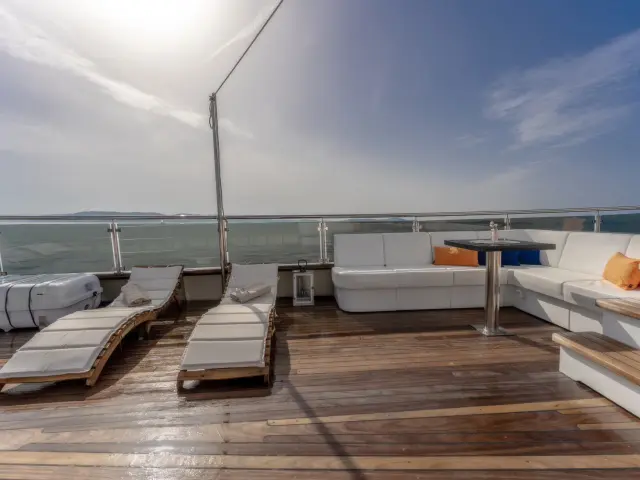 Yacht Santa Clara deck