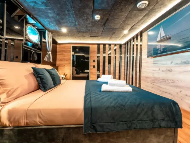 Yacht Santa Clara cabin