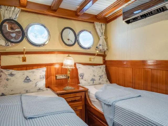Yacht Admiral cabin
