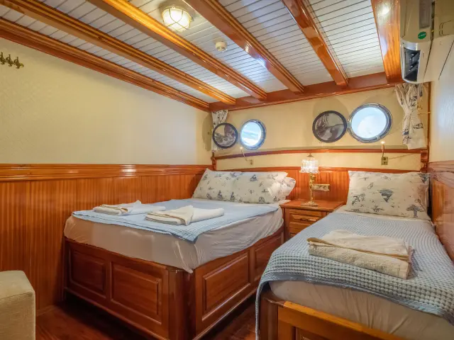 Yacht Admiral cabin