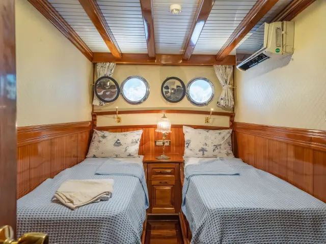 Yacht Admiral cabin