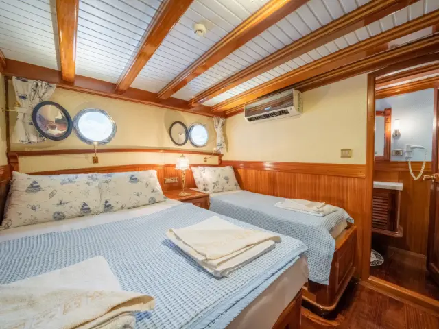 Yacht Admiral cabin