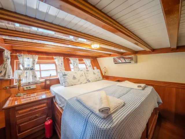 Yacht Admiral cabin