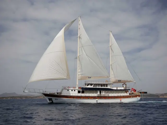 Yacht Boreas sailing