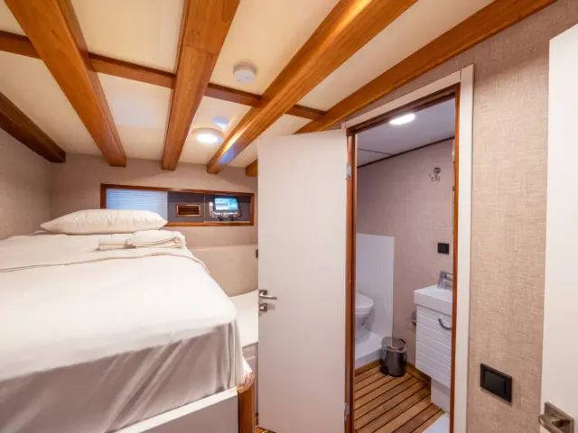 Yacht Boreas cabin