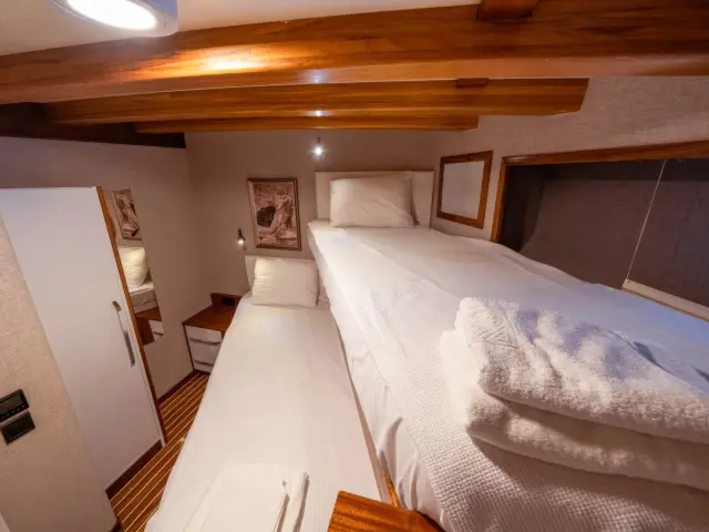 Yacht Boreas cabin