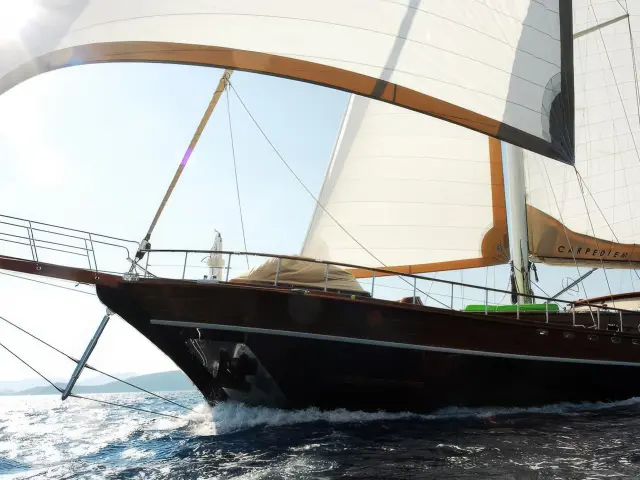 Yacht Carpe Diem V side view